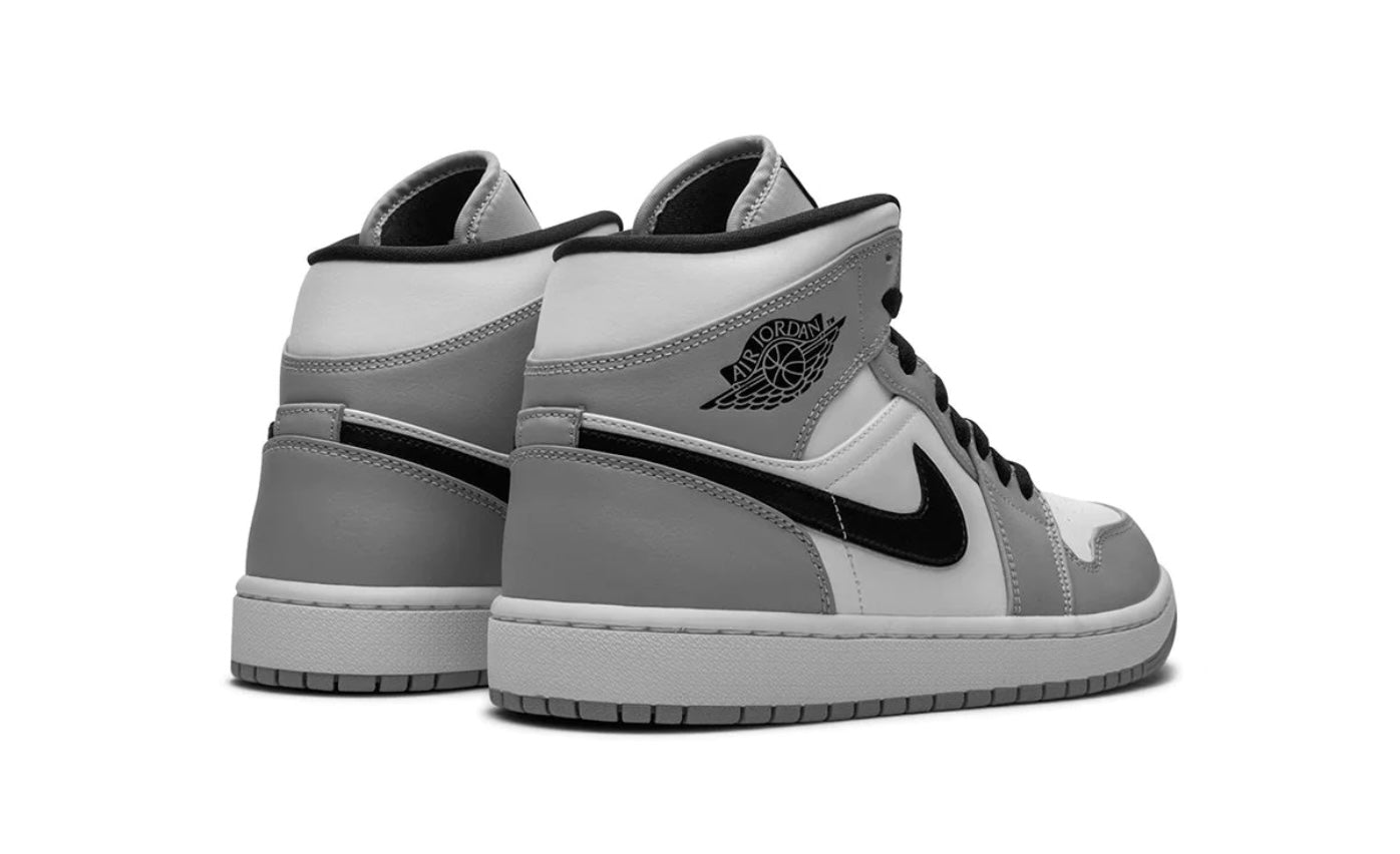 Nike Air Jordan 1 Mid Light Smoke Grey vista trasera
