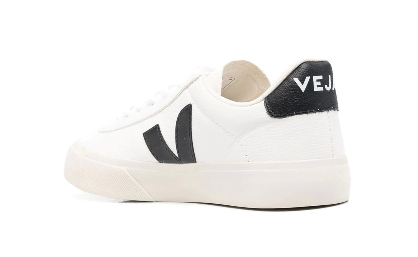 Veja Campo blanco negro unisex – tenis ecológicos clásicos de piel blanca con logo negro y suela beige natural