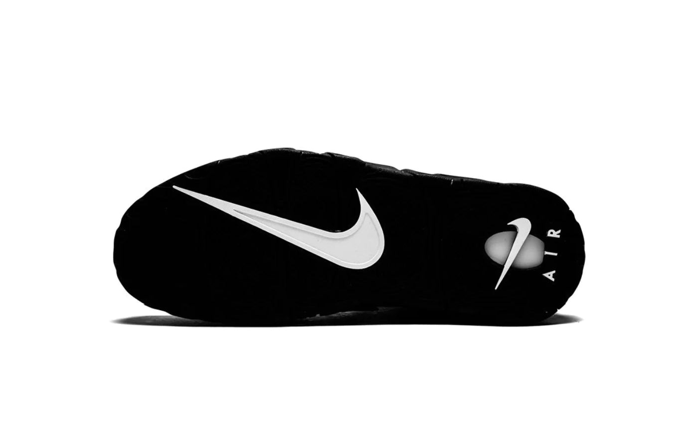 Tenis Nike Air More Uptempo Negro con logo AIR grande y suela Air