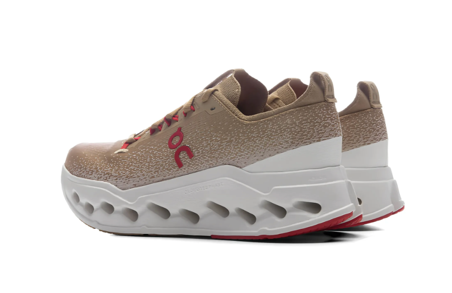 ON CLOUDSURFER MAX Beige Rojo