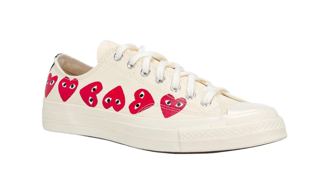Converse Chuck 70 CDG Corazones Rojos México – tenis beige con corazones rojos laterales y suela color crema