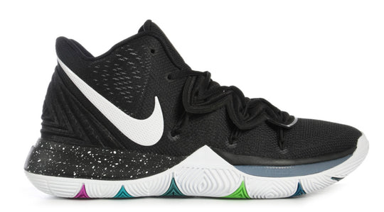 Nike Kyrie 5 Black Magic negros para básquet con tracción multidireccional en duela México