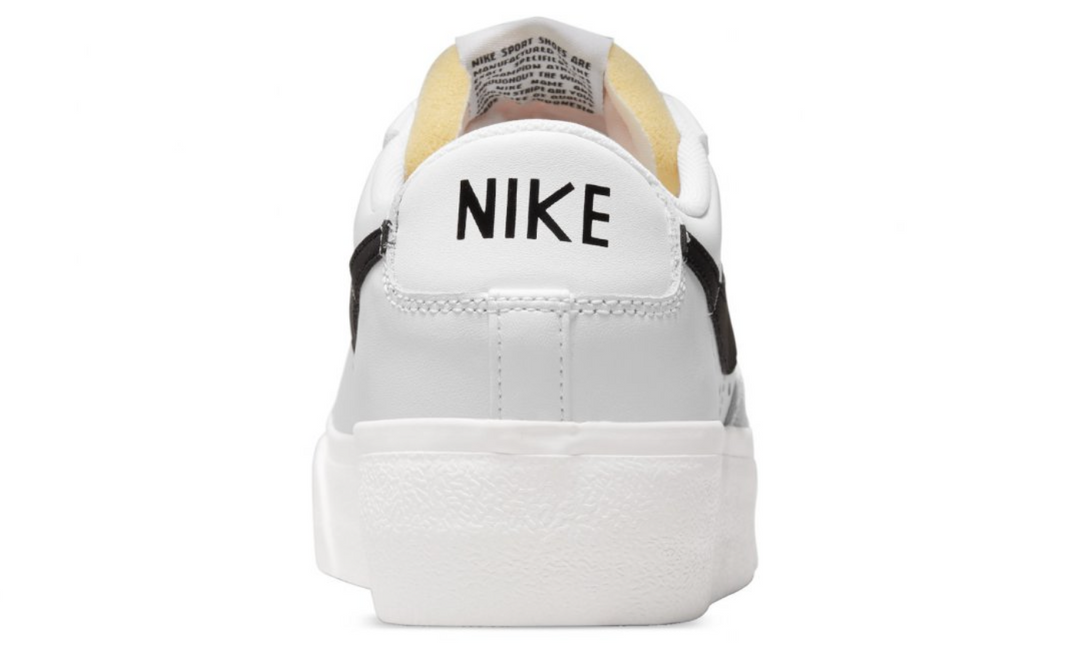 Nike Blazer Low Platform Blanco Negro con Swoosh negro y suela elevada para mujer México