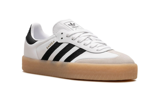 Tenis Adidas Sambae Cloud White Plataforma México, modelo clásico Samba con detalles en negro y suela gum.