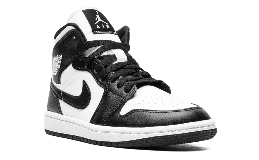 Nike Air Jordan 1 Mid Panda vista lateral