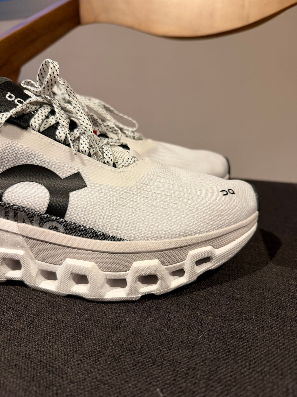 Tenis On Cloudmonster 2 Blanco Unisex México vista lateral