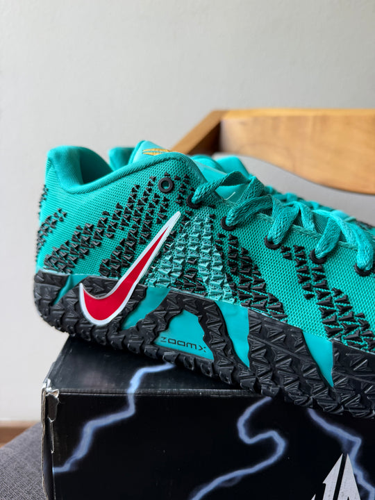 Nike Ja 3 Scratch 3.0 detalle Swoosh rojo