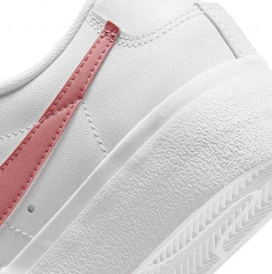 Nike Blazer Low Platform Blanco Rosa con Swoosh rosa pastel para mujer México