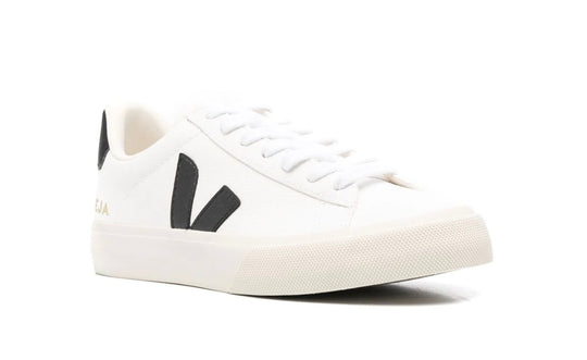 Veja Campo blanco negro unisex – tenis ecológicos clásicos de piel blanca con logo negro y suela beige natural