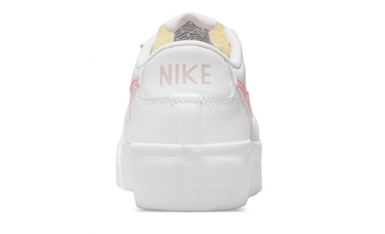 Nike Blazer Low Platform Blanco Rosa con Swoosh rosa pastel para mujer México