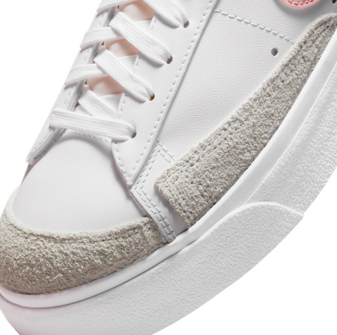 Nike Blazer Low Platform Blanco Rosa con Swoosh rosa pastel para mujer México