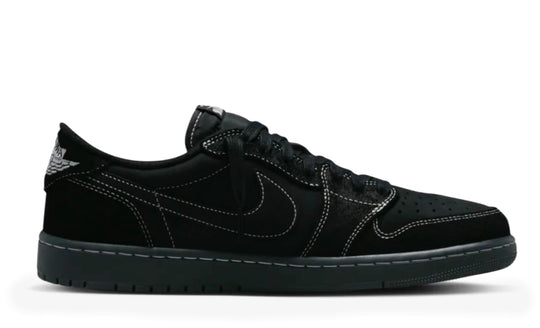 Jordan 1 Low Travis Scott Phantom en color negro con Swoosh invertido y costuras blancas