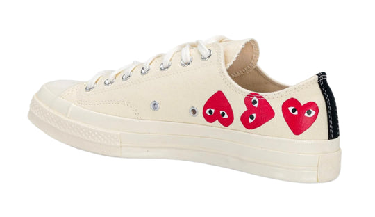 Converse Chuck 70 CDG Corazones Rojos México – tenis beige con corazones rojos laterales y suela color crema