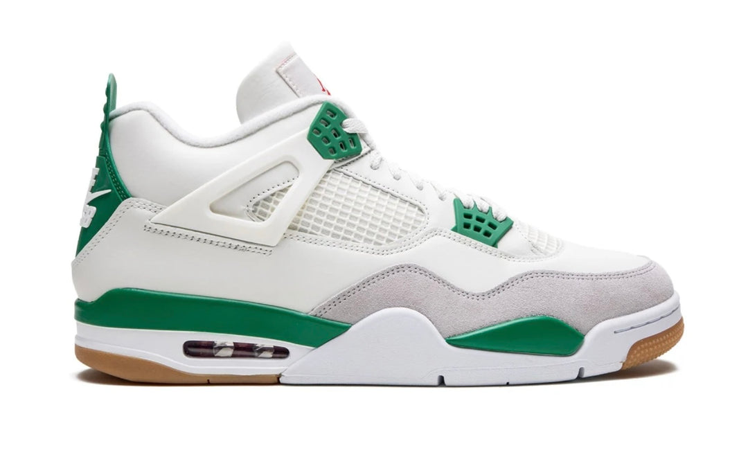 Jordan 4 Retro SB Pine Green blanco con detalles verdes y grises edición limitada México