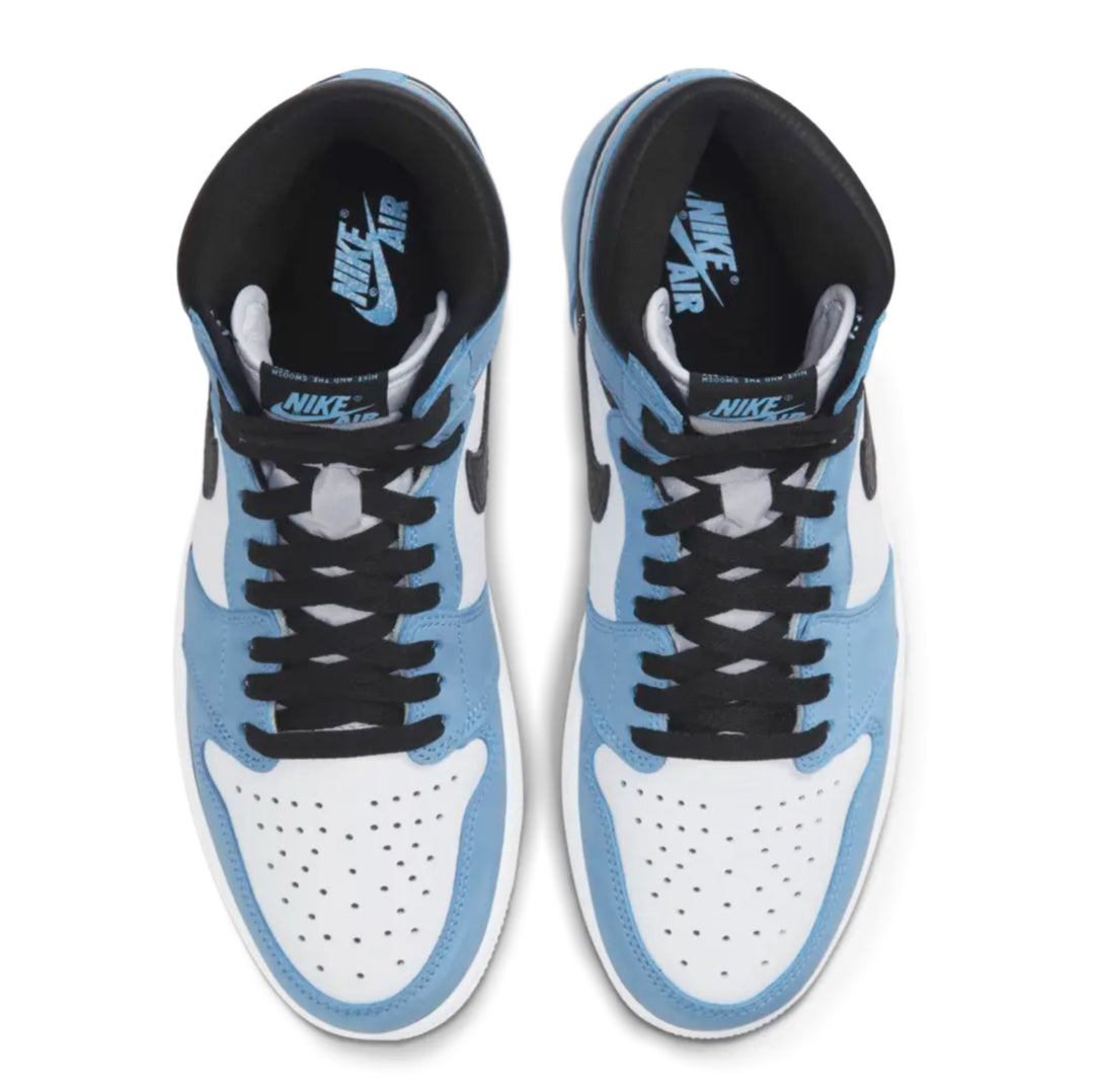 Nike Air Jordan 1 Mid University vista trasera