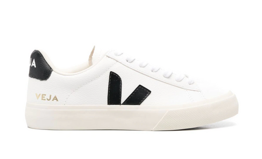 Veja Campo blanco negro unisex – tenis ecológicos clásicos de piel blanca con logo negro y suela beige natural