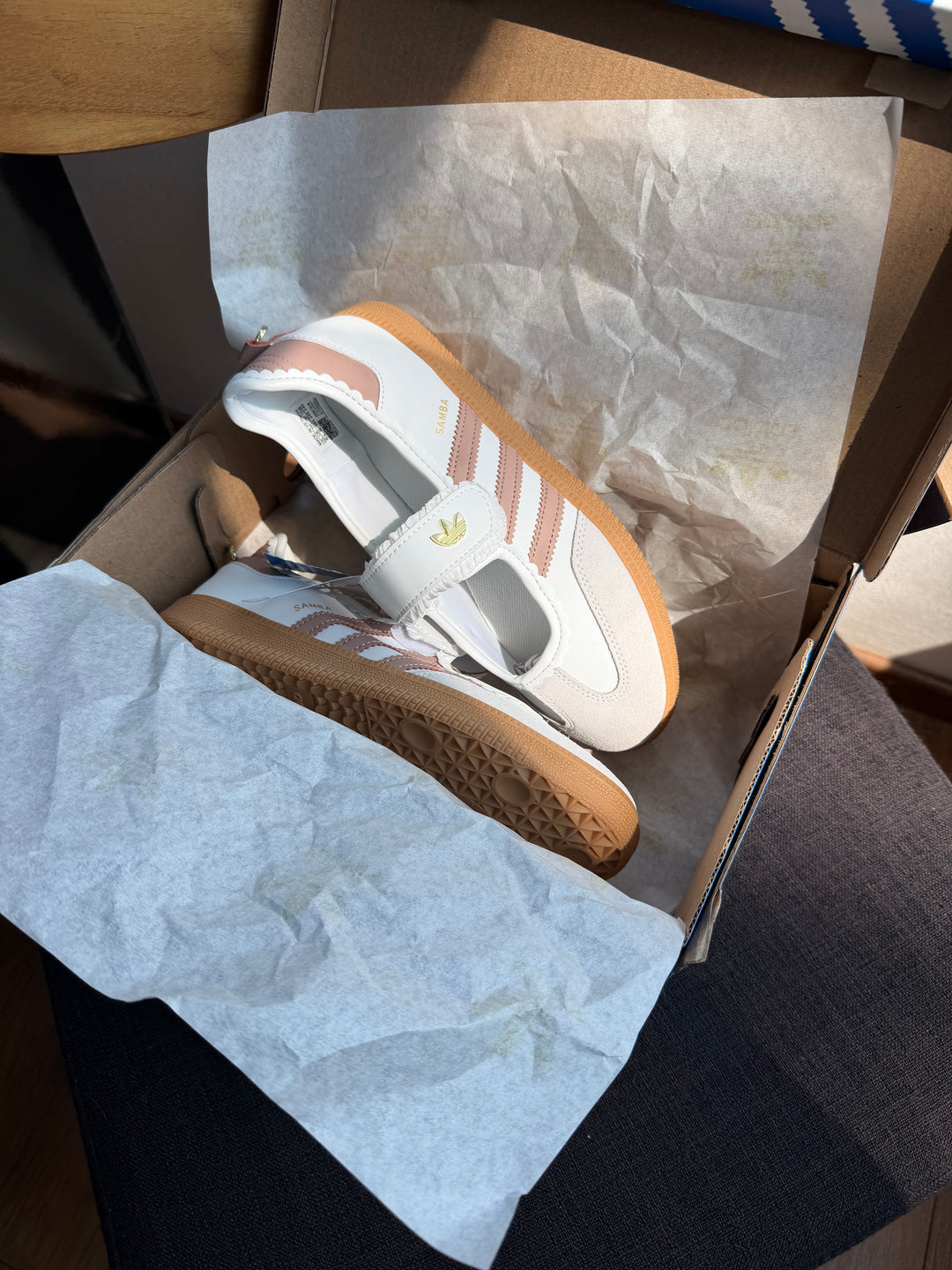 Adidas Samba Jane Rosa Beige con Olanes vista lateral