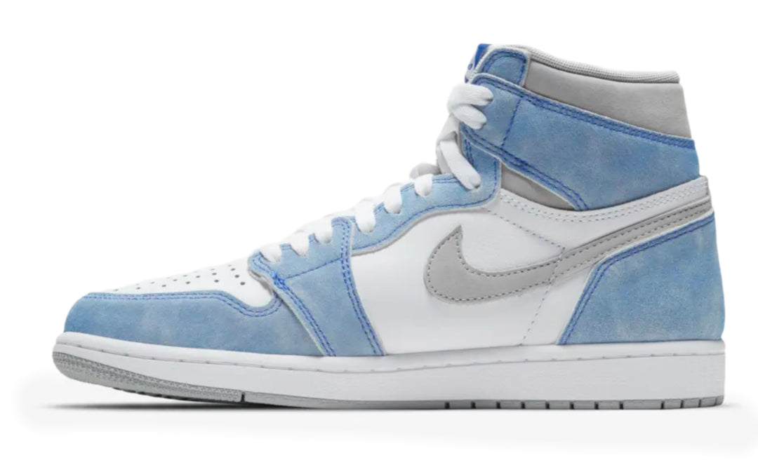 Jordan 1 Hyper Royal high con gamuza azul efecto vintage y piel blanca México