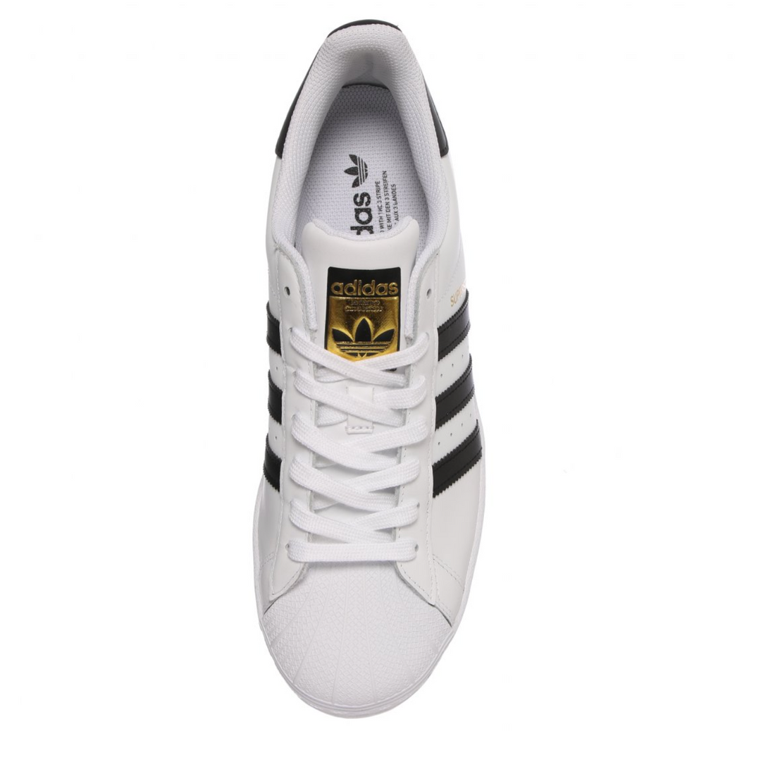 Tenis Adidas Superstar Clásico detalles en franjas negras