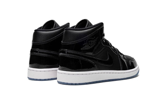 Nike Air Jordan 1 Mid SE Space Jam detalle charol