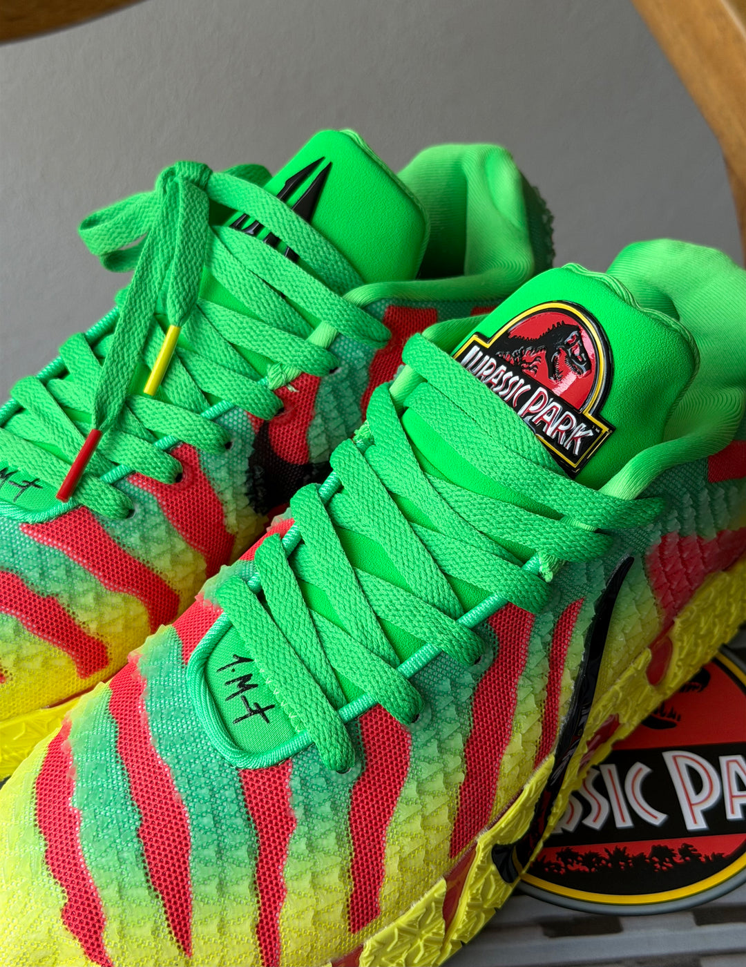 Nike Ja 3 Jurassic Park Explorer detalle degradado