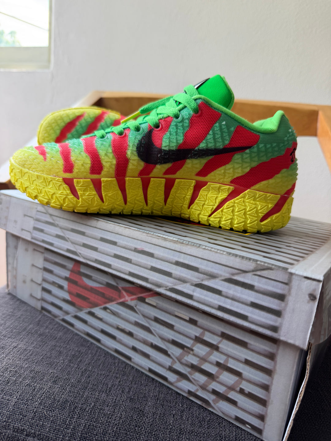 Nike Ja 3 Jurassic Park Explorer detalle degradado