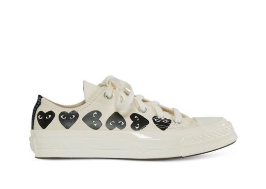 Converse Chuck 70 CDG Corazones Negros México – tenis beige con corazones negros laterales y suela color crema