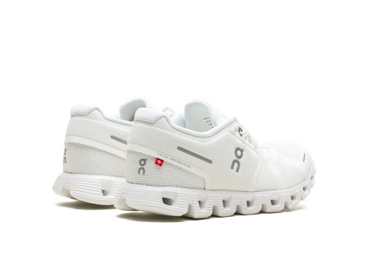 On Cloud 5 Blanco Total par completo