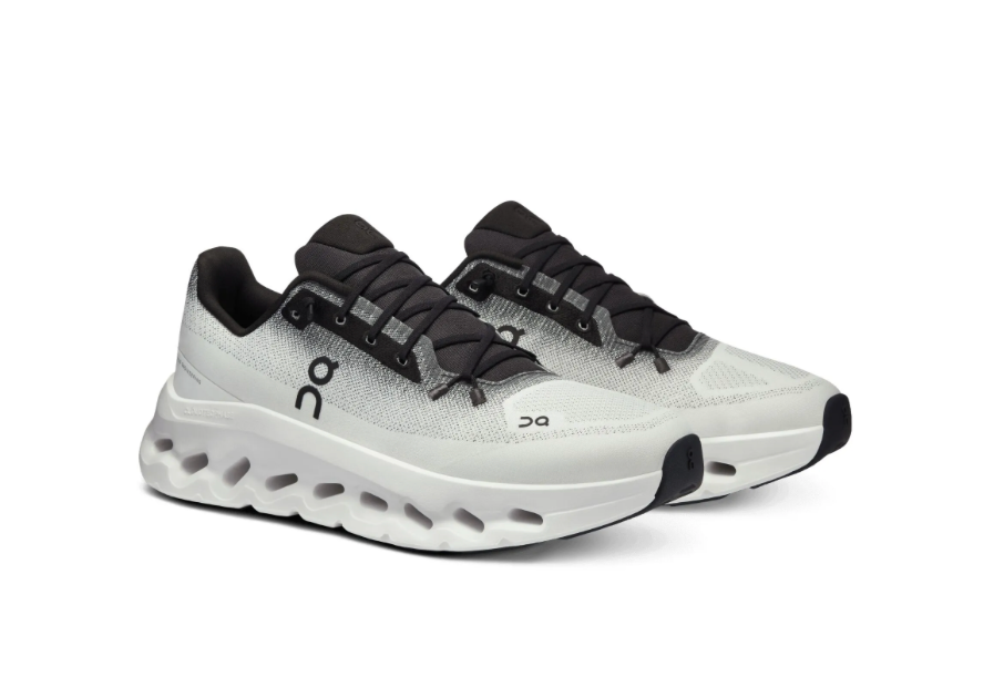 On Cloudtilt Blanco Ivory par completo