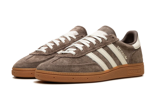 Adidas Spezial Style Café Gamuza con Detalles Crema Unisex México – tenis retro de gamuza con franjas crema y suela gum