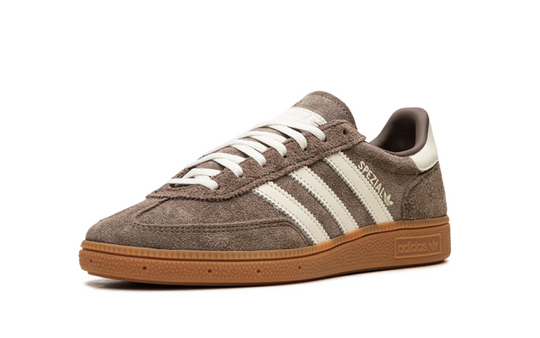 Adidas Spezial Style Café Gamuza con Detalles Crema Unisex México – tenis retro de gamuza con franjas crema y suela gum