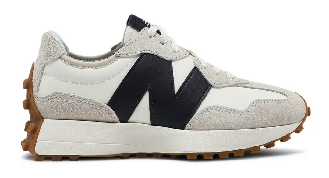 Tenis New Balance 327 Negro México vista lateral.