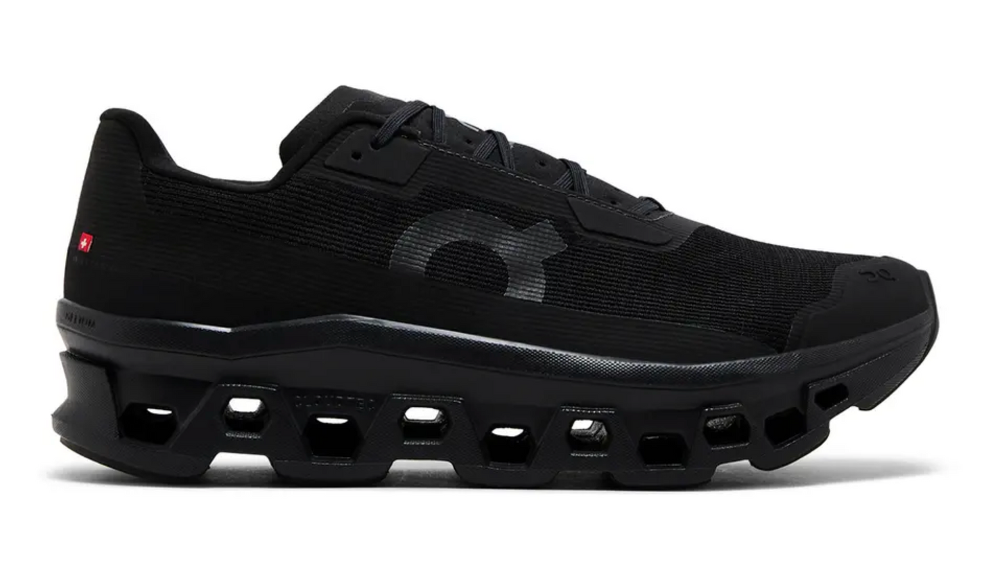 On Cloudmonster 2 Black con tecnología CloudTec Phase y diseño all-black – Savage Too