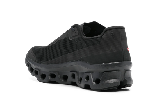 On Cloudmonster Void Unisex Negro