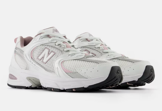 New Balance 530 Blanco Rosa vista frontal