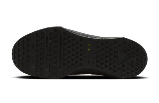 Nike Metcon 10 W Negro | Entrenamiento CrossFit vista lateral