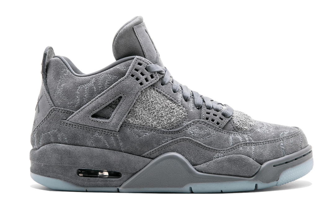 Jordan 4 Kaws color gris edición limitada con suela luminosa México