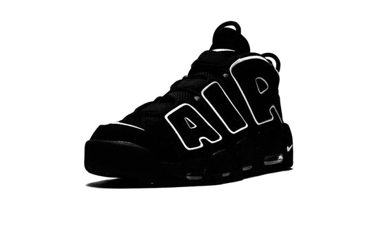 Tenis Nike Air More Uptempo Negro con logo AIR grande y suela Air