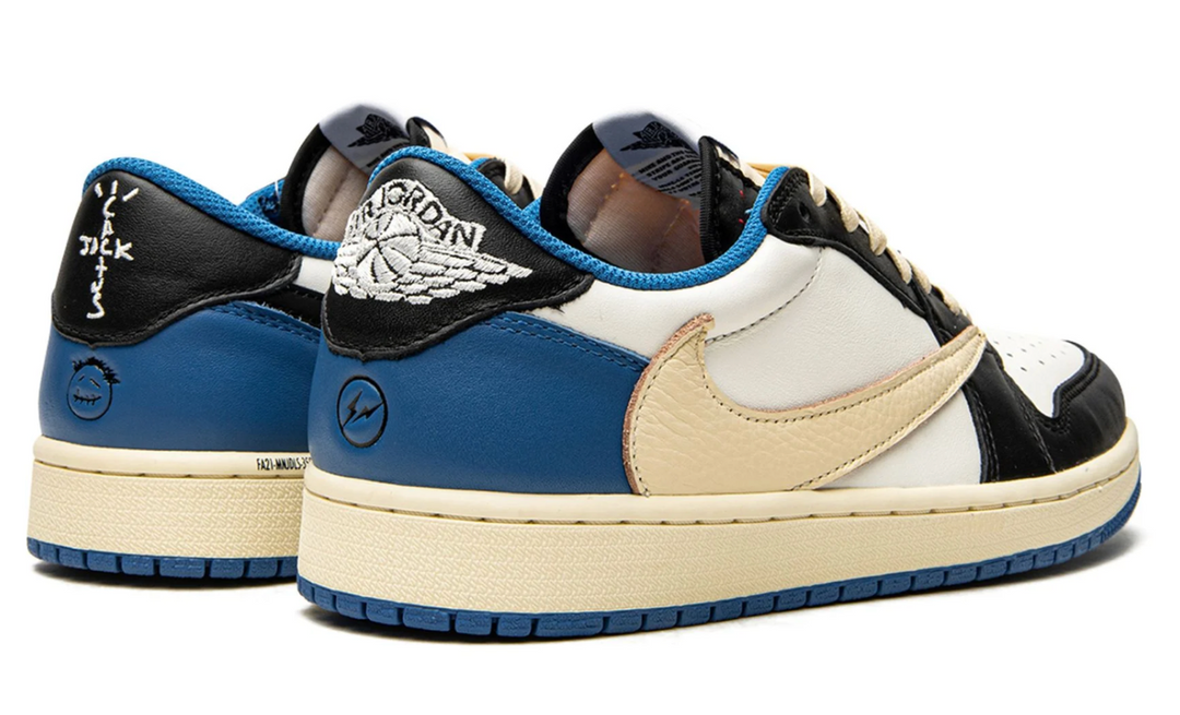 Tenis Nike Air Jordan 1 Low OG Travis Scott Fragment vista lateral