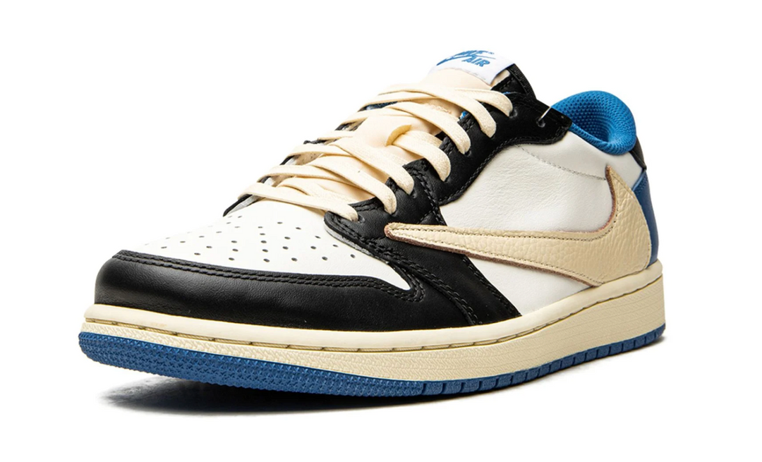 Tenis Nike Air Jordan 1 Low OG Travis Scott Fragment vista lateral