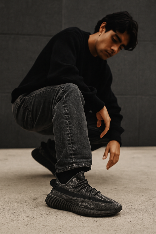 Tenis Yeezy Boost 350 V2 Dark Salt México vista lateral.