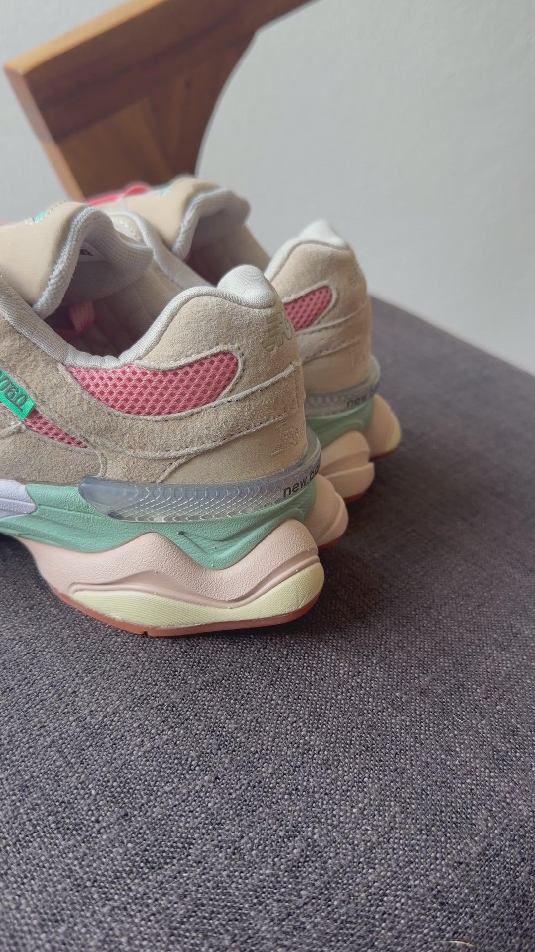 New Balance 9060 Joe Freshgoods Rosa México Mujer