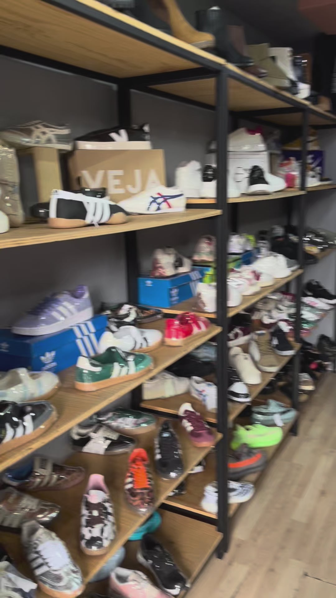 Cargar video: 